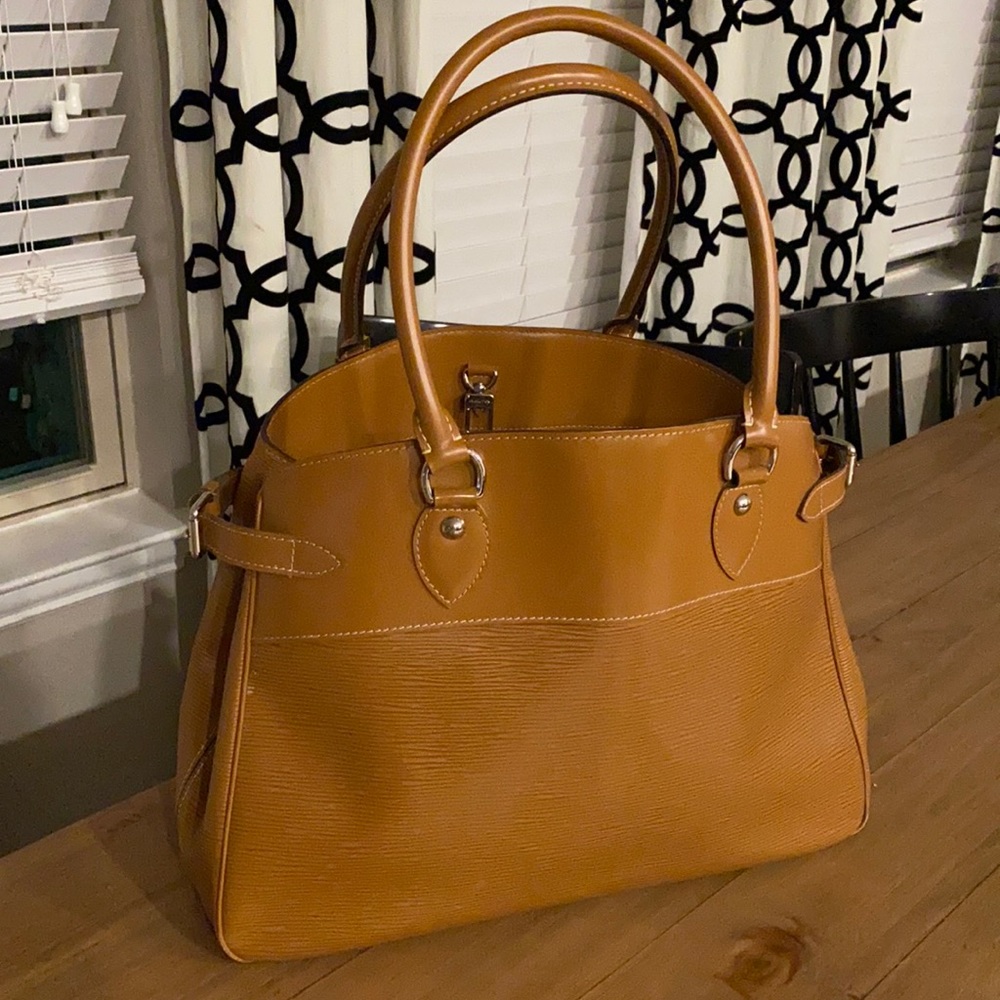 Louis Vuitton Passy Epi Leather